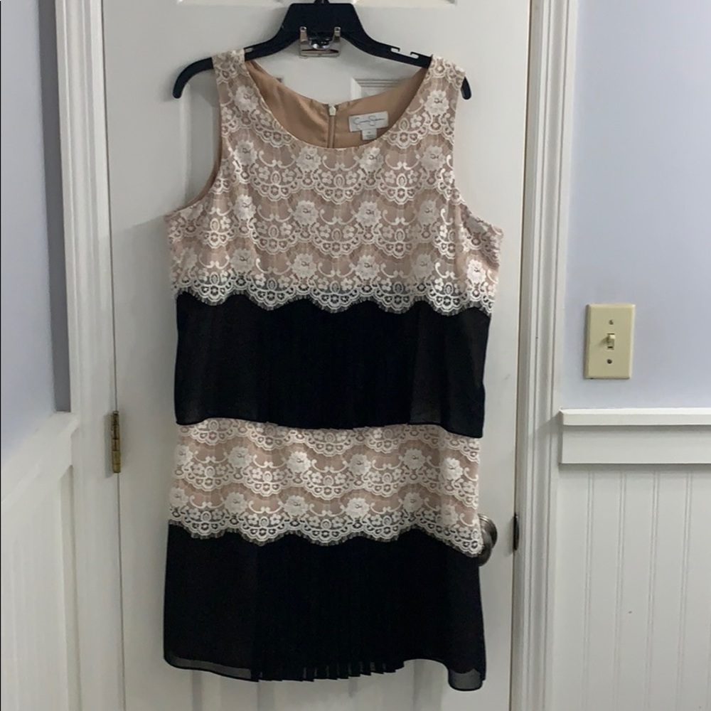 Jessica Simpson black and white dress
